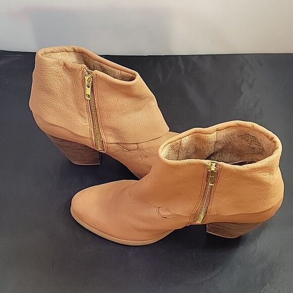 NINE WEST WOMEN"S POINTED TOE BLOCK HEEL SIDE ZIPPER CLOSURE ANKLE BOOT - Picture 7 of 13